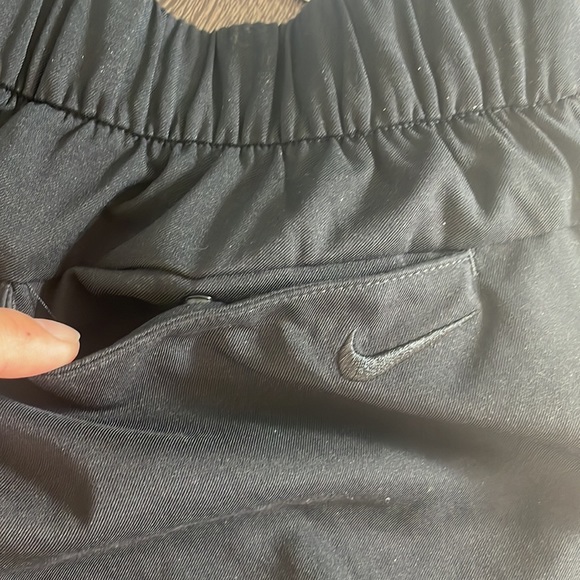⚫️NWT Nike dri fit golf pull on women’s shorts black size small - Picture 6 of 8